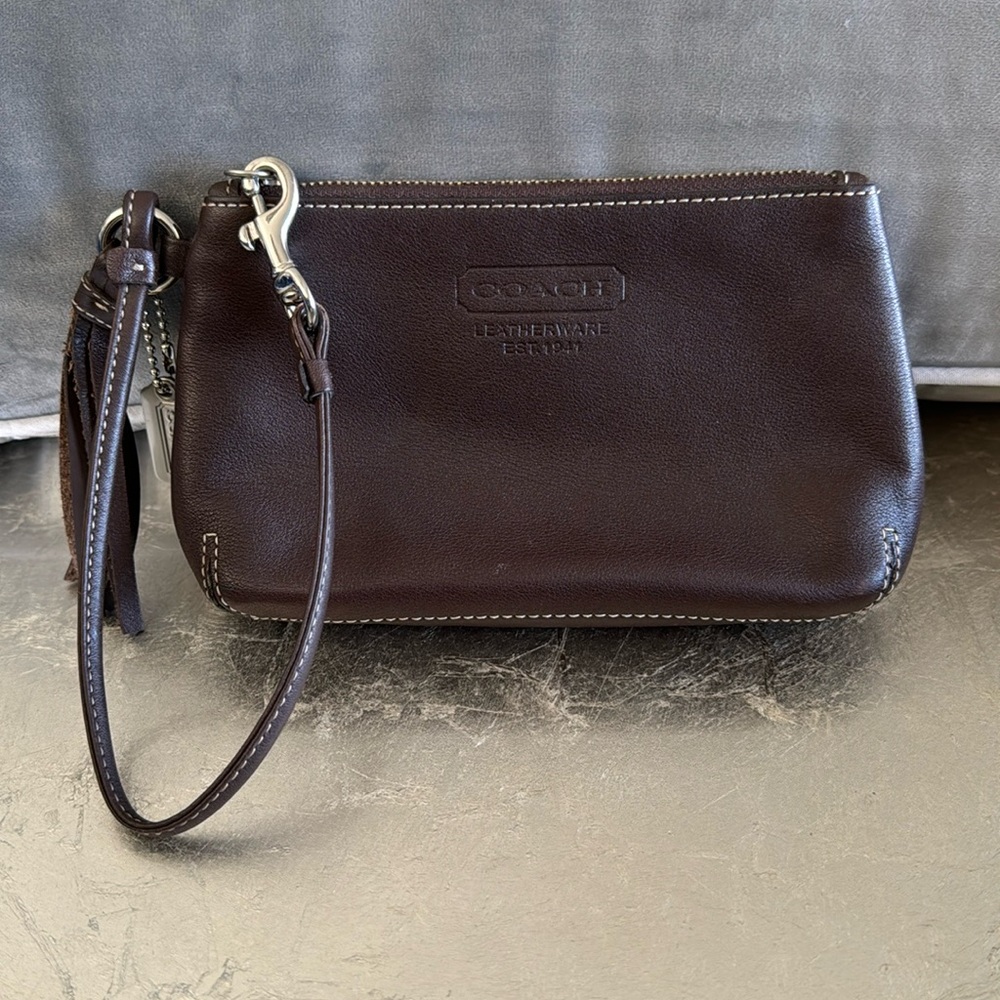 Coach Leather Wristlet Purse Brown with White Stitching in Excellent Condition